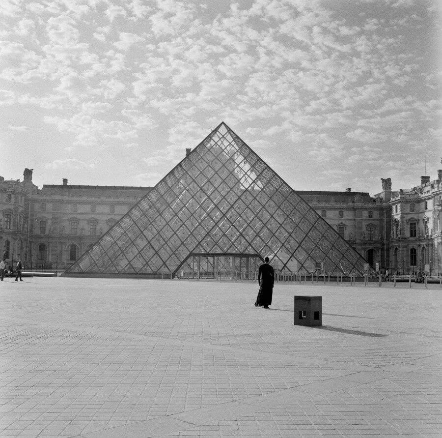 black feminist photographers: Black feminist photographers: Carrie Mae Weems, The Louvre (from The Museum Series), 2006. Artist’s website.
