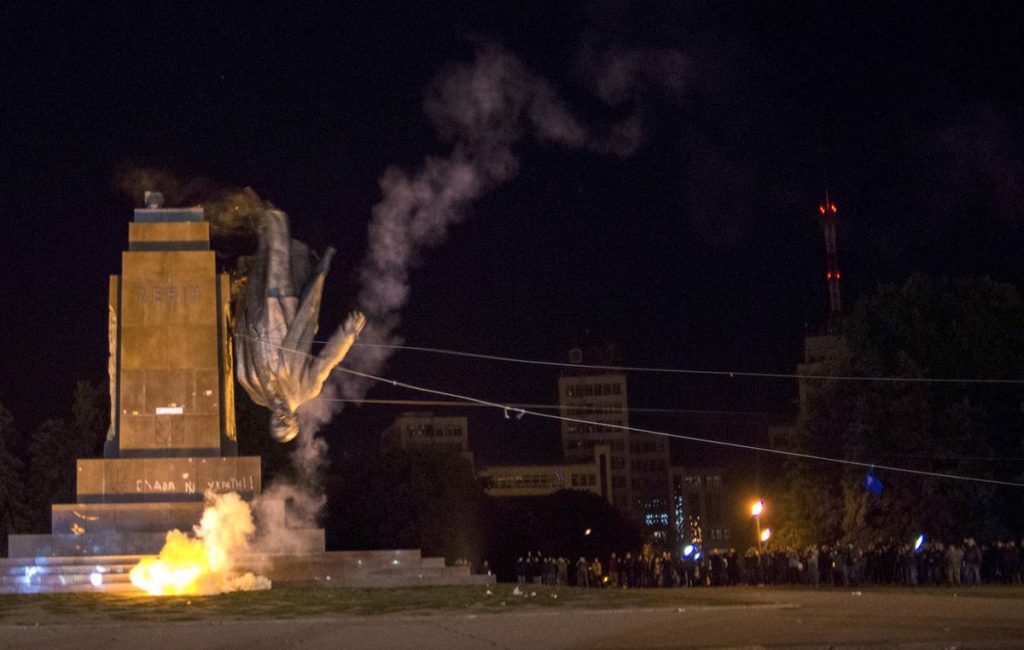 Ukrainian political art: Leninfall, 2015, Kyiv, Ukraine. Courtsey of AP Photo / Igor Chekachkov.
