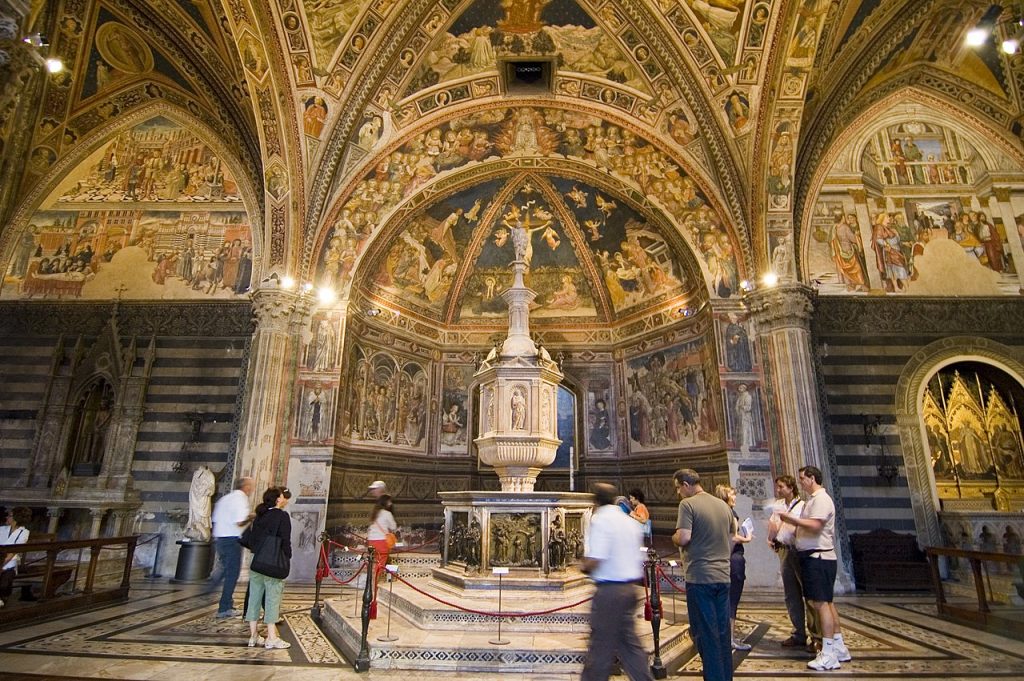 duomo Siena: View of Baptistry, Duomo, Siena, Italy, May 2009. Photograph by Sailko via Wikimedia Commons (CC-BY-SA-3.0).
