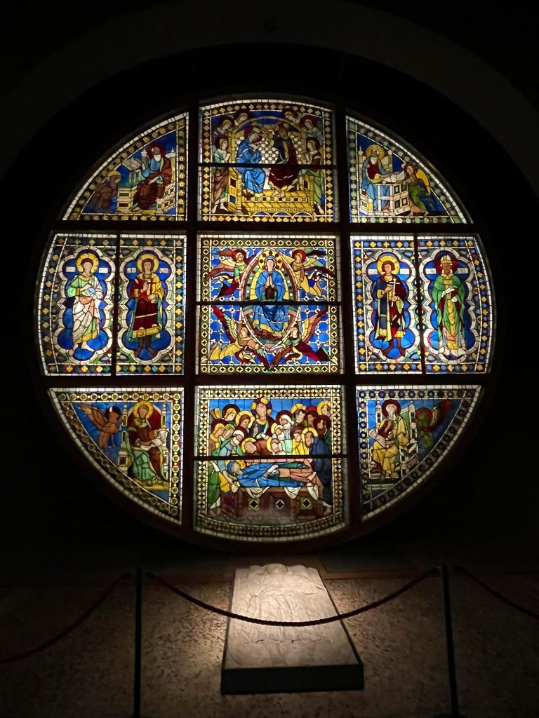 Duccio di Buoninsegna, Original rose window