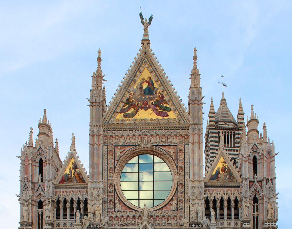 duomo Siena: Façade of the Duomo in Siena, Italy in 2012. Photograph by Emanuele Vivori via Wikimedia Commons (CC-BY-SA-3.0).
