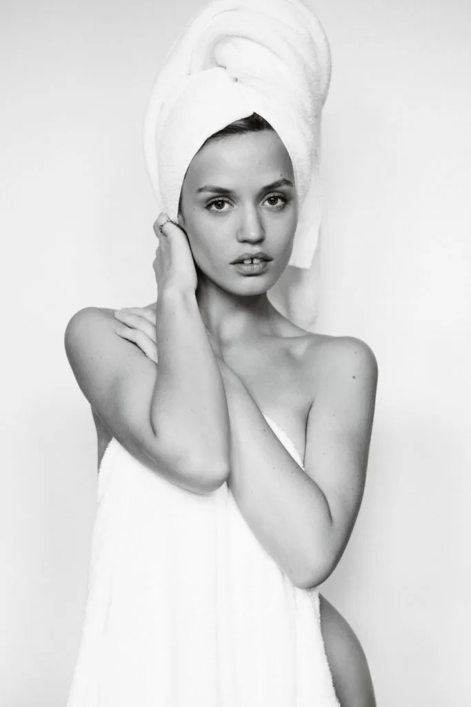 fashion photographers: Mario Testino, Georgia May Jagger, Towel Series 64, 2015. Artist’s website.
