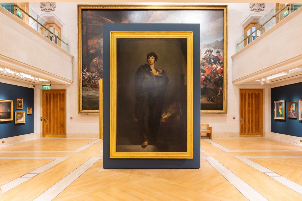 guildhall art gallery: Installation view: Sir Thomas Lawrence, John Philip Kemble as Coriolanus, 1798. Inspired! Art inspired by theatre, literature and music, Guildhall Art Gallery, London, UK. Paul Clarke Photography, 2022.
