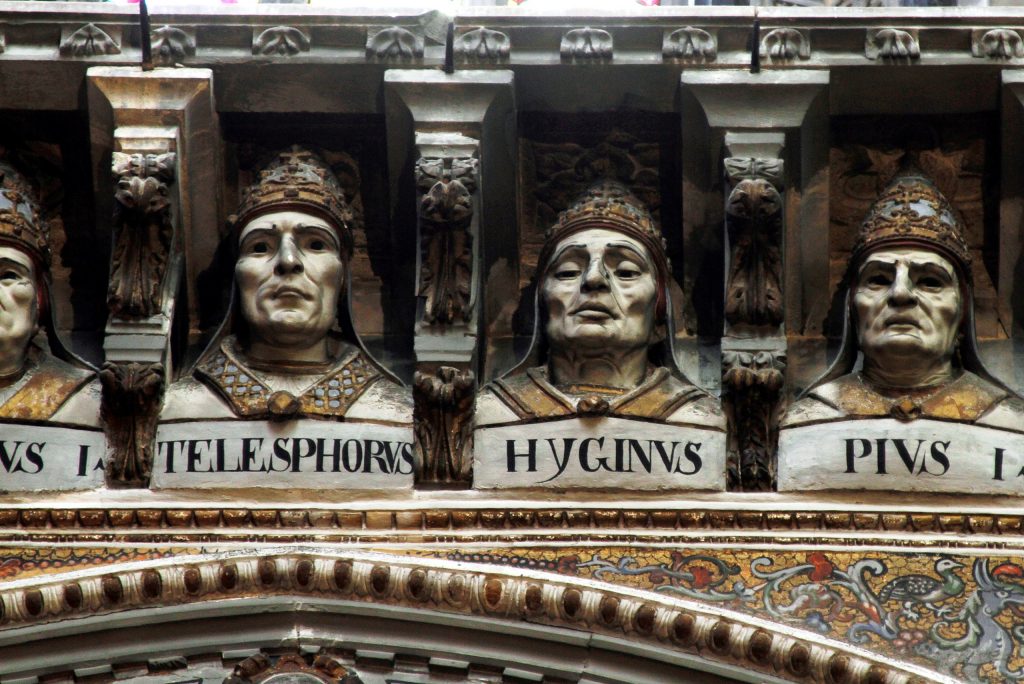 duomo Siena: Busts of Popes, Duomo, Siena, Italy, November 2016. Photograph by José Luiz Bernardes Ribeiro via Wikimedia Commons (CC-BY-SA-4.0).
