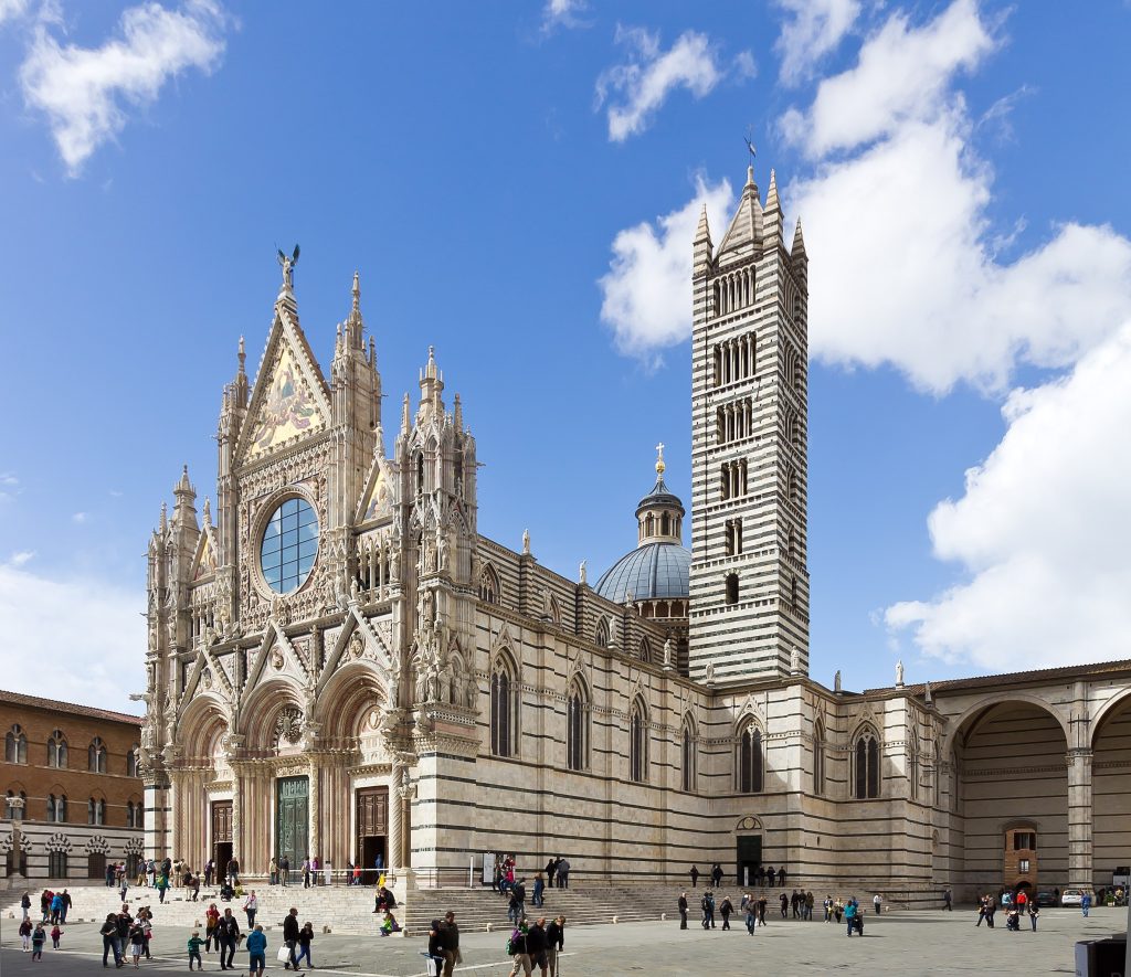 duomo Siena: View of Duomo in Siena, Italy in 2013. Photograph by Raimond Spekking via Wikimedia Commons (CC BY-SA 4.0).
