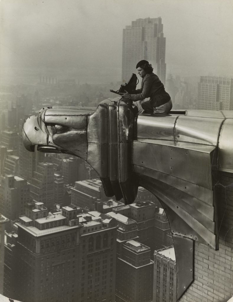 female photographers: Female photographers: Oscar Graubner, Margaret Bourke-White Making a Precarious Photo From the Chrysler Building, 1934, The LIFE Images Collection/Getty Images, Los Angeles, CA, USA. The New York Times.
