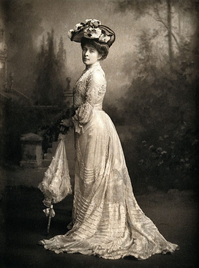Women Interior Designers: Syrie Maugham, 1901.