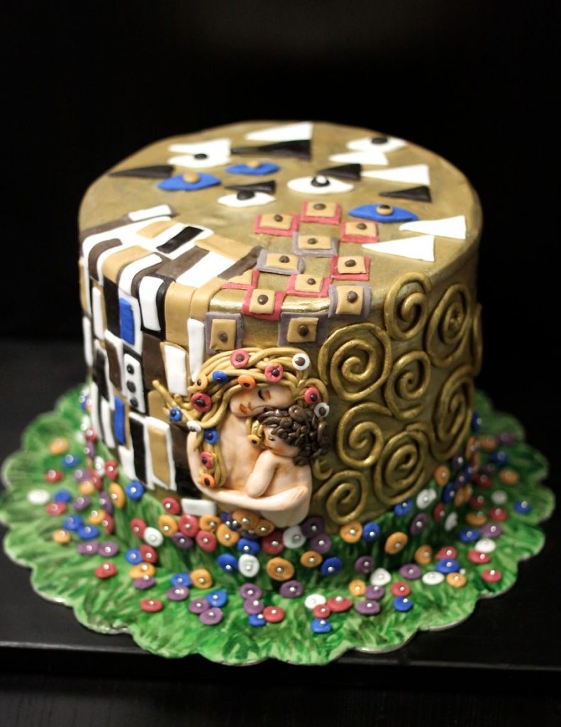 Cake Art: Cake inspired by Gustav Klimt. Photograph by pattygirl254 via Cake Central.
