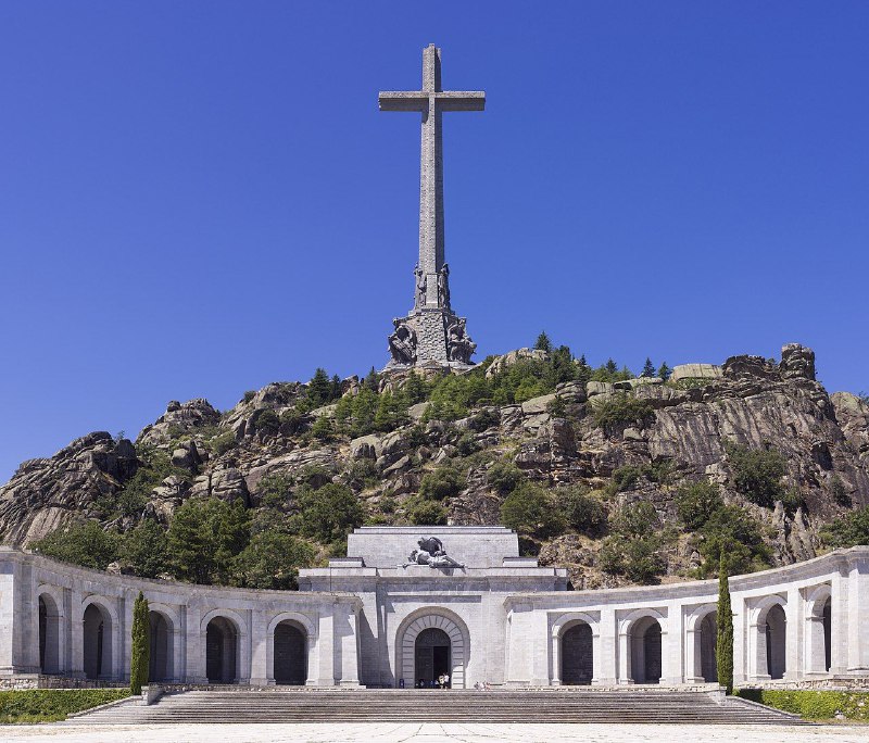totalitarian architecture: Totalitarian architecture: Pedro Muguruza, Valley of the Fallen, 1940–1958, Sierra de Guadarrama, Spain. Photo by Godot13 via Wikimedia Commons (CC BY-SA 4.0).
