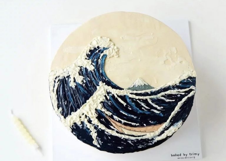 Cake Art: Cake inspired by Hokusai. Photograph by  Trimy via Pinterest. Detail.

