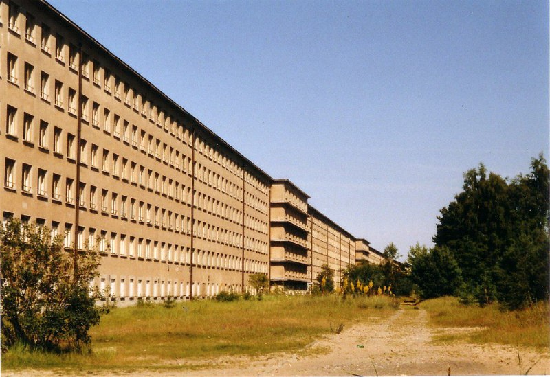totalitarian architecture: Totalitarian architecture: Clemens Klotz, Colossus of Prora, 1936-1939, Rügen, Germany. Photo by Steffen Löwe via Wikimedia Commons (public domain).
