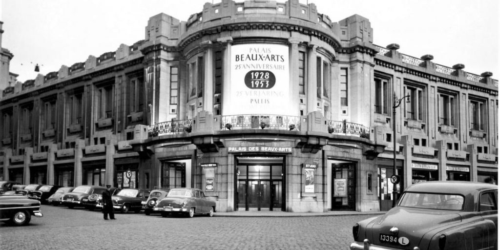 Vivian Maier: Victor Horta, Bozar’s facade, Brussels, Belgium. Bozar’s website.
