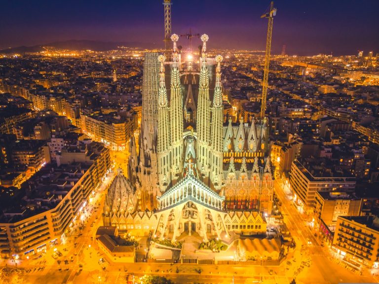 Sagrada Familia: Antoni Gaudí, Sagrada Familia, Barcelona, Spain. My Modern Met.
