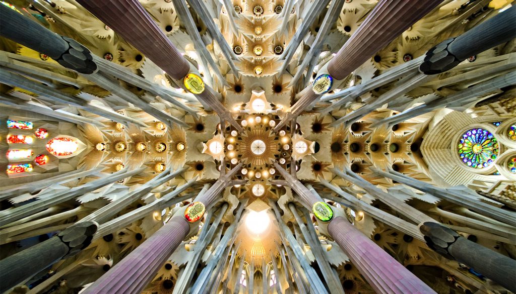 Sagrada Familia: Antoni Gaudí, Sagrada Familia, detail of the nave, Barcelona, Spain. Photo by SBA73 via Flickr (CC BY-SA 2.0).
