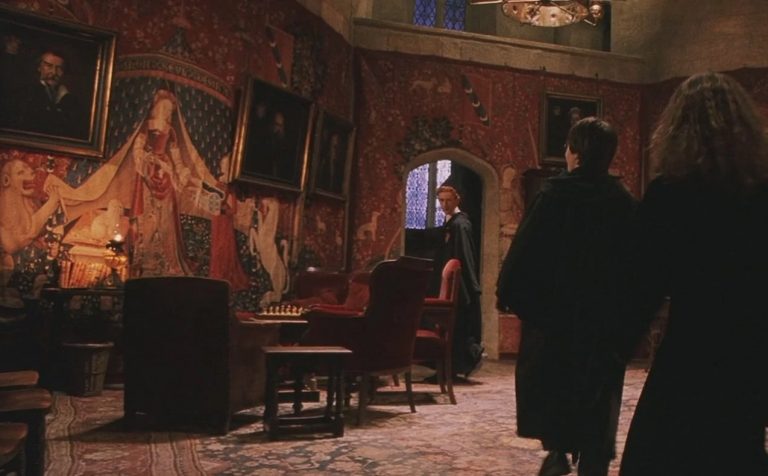 Lady and the Unicorn tapestries: Movie still from Harry Potter and the Philosopher’s Stone, Gryffindor common room, directed by Chris Columbus, 2001. Harry Potter Fandom. Detail.
