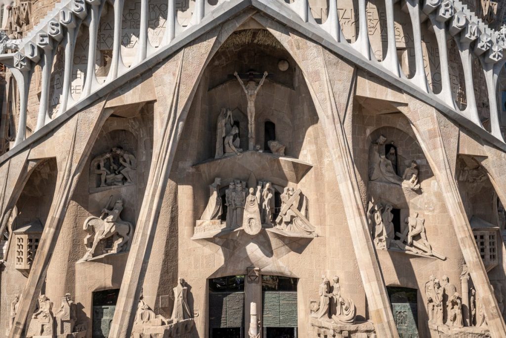 Sagrada Familia: Antoni Gaudí, Passion façade of Sagrada Familia, Barcelona, Spain. Twitter.
