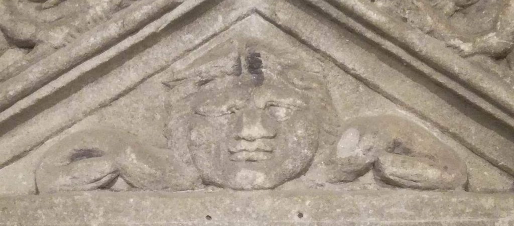 medusa jewelry: Detail of the monument of L. Blassius Nigellio speculator legionis VII Claudiae from Viminacium, marble, Kalemegdan, Belgrade. Photo by the author.
