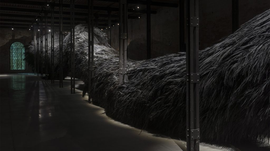 Venice Biennale 2022: Installation view: Muhannad Shono, The Teaching Tree, 2022, 59th International Art Exhibition – Venice Biennale, 2022. Courtesy of Samuele Cherubini/E-Flux.
