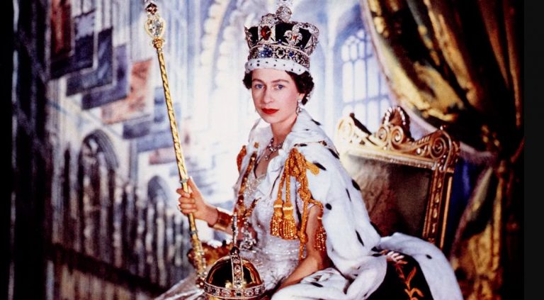 queen elizabeth ii: Cecil Beaton, Queen Elizabeth II on her Coronation Day, 2nd June 1953, Victoria & Albert Museum, London, UK. Detail.

