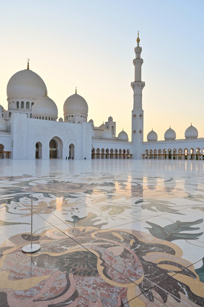 Sheikh Zayed Grand Mosque: Youssef Abdelke, Sheikh Zayed Grand Mosque, 1994–2007, Abu Dhabi, United Arab Emirates. Photograph by Sarabjeet Matharu, 2022.
