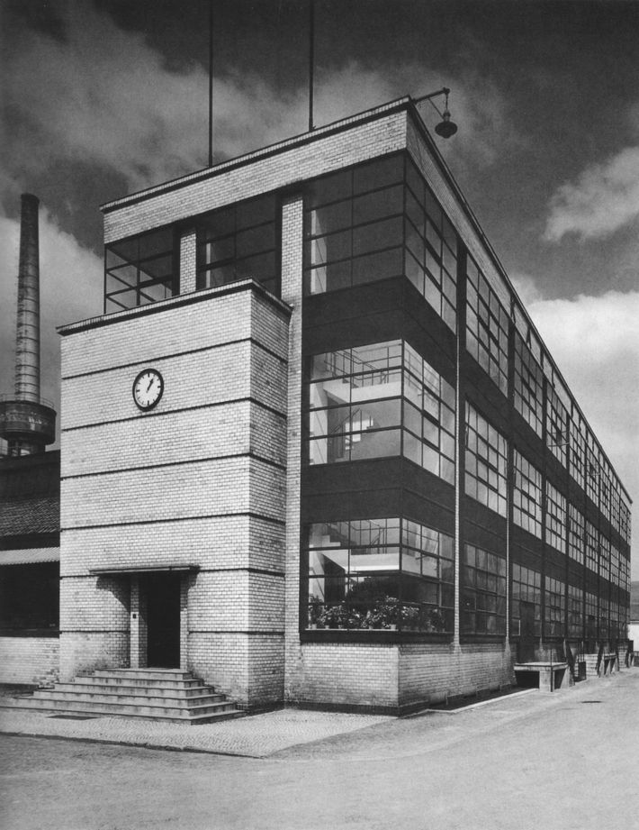 gropius biography: Walter Gropius and Adolf Meyer, Fagus Factory, 1911-1914, Alfeld, Germany. Bauhaus Kooperation.
