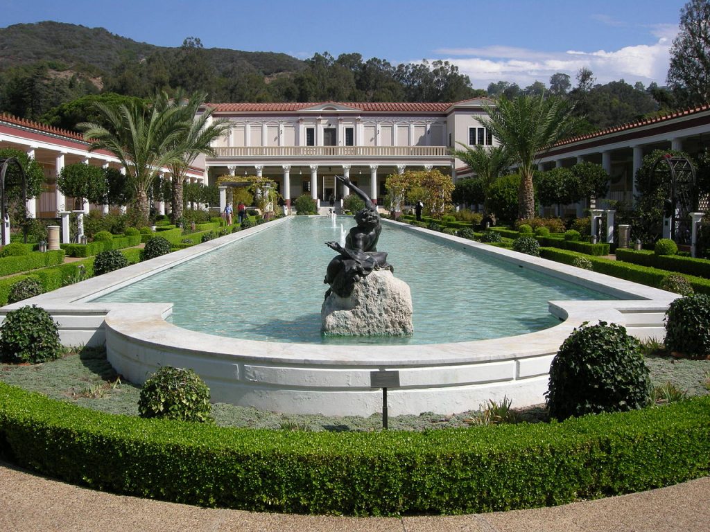 Lansdowne Heracles: View of the outer Peristyle Garden of the Getty Villa Roman gardens, 2010, Getty Villa, Malibu, CA, USA. Photograph by Bobak via Wikimedia Commons CC-BY-3.0).
