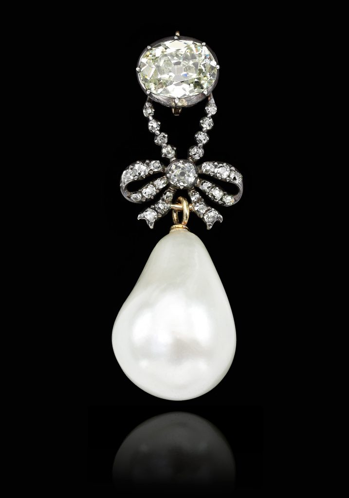 Royal Jewelry: Royal jewelry at auction: Pearl pendant, owned by Marie Antoinette of France, c.18th century. Sotheby’s.
