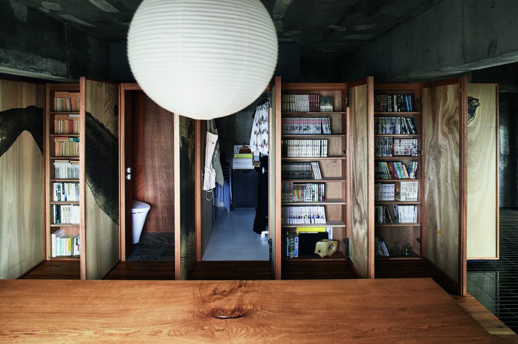 japanese interiors: Kaori Kikushima and Kazuki Nagasawa, knof, Fusuma-e (knof Home and Office), Tokyo, Japan, 2017. Courtesy knof/Photo © Haruki Kodama (page 157). Courtesy of the publisher.
