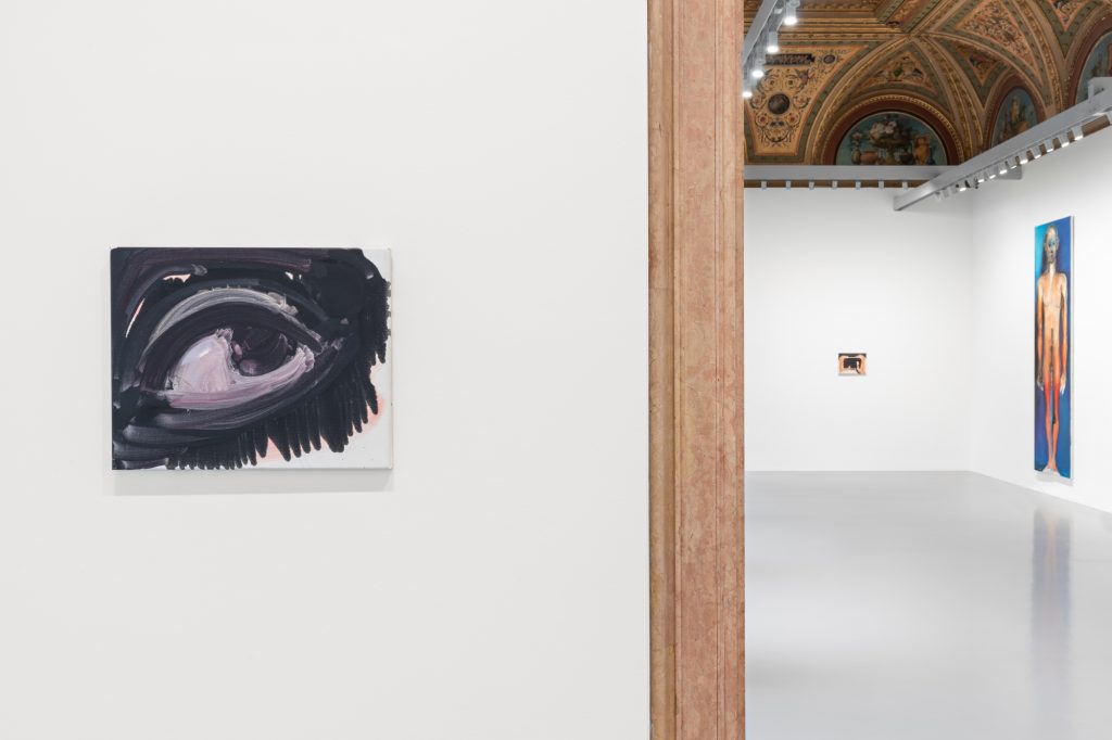 marlene dumas portraits: Marlene Dumas, (from left to right) Eye, 2018, private collection, iPhone, 2018, courtesy David Zwirner, Alien, 2017, Pinault Collection. Installation view, Marlene Dumas. open-end at Palazzo Grassi, Venice, Italy, 2022. Photo by Marco Cappelletti con Filippo Rossi © Palazzo Grassi © Marlene Dumas.
