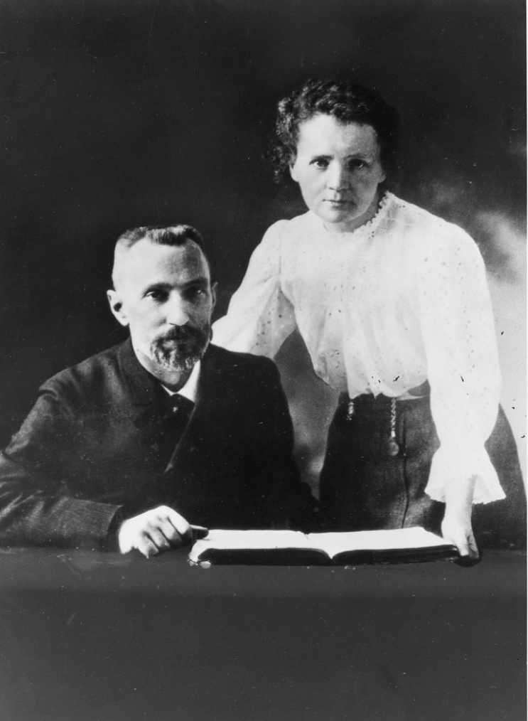 Marie Curie portraits: Pierre Curie and Marie Skłodowska-Curie, c. 1903, Smithsonian Libraries and Archives, Washington, DC, USA.
