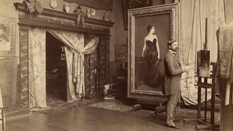 John Singer Sargent fun facts: Photograph attributed to A. Giraudon, John Singer Sargent in his Paris studio, c. 1884. Wikimedia Commons (public domain).
