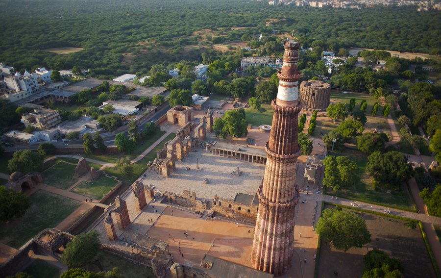 Qutub minar: Aerial view of Qutub Complex. Photograph from Delhi Tourism (@tourism_delhi) via Twitter.
