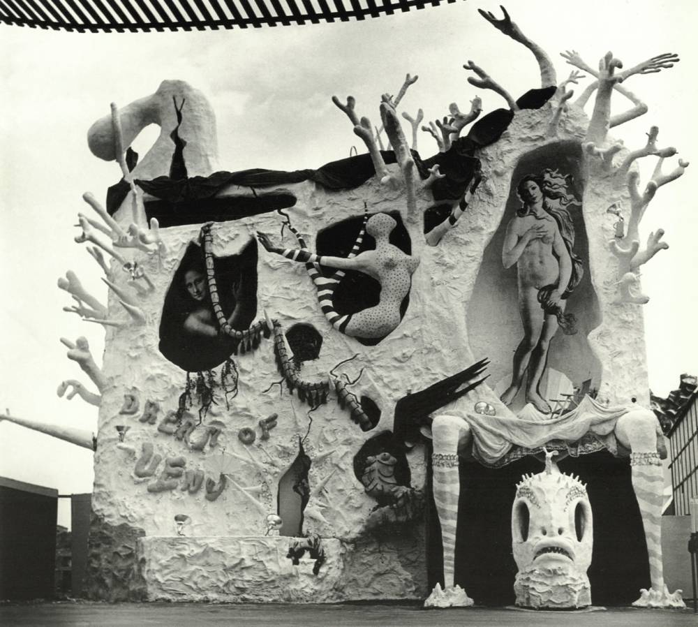 Surrealism 101: Salvador Dali, Dream of Venus pavilion, 1939. Minniemuse.


