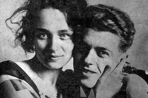 René Georgette Magritte Love: René and Georgette Magritte c. 1922. Pinterest. Detail.
