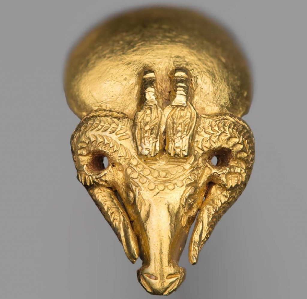 Gold nubia: Ram’s Head Earring, ca. 550 to 500 BCE, Museum of Fine Arts, Boston, MA, USA.
