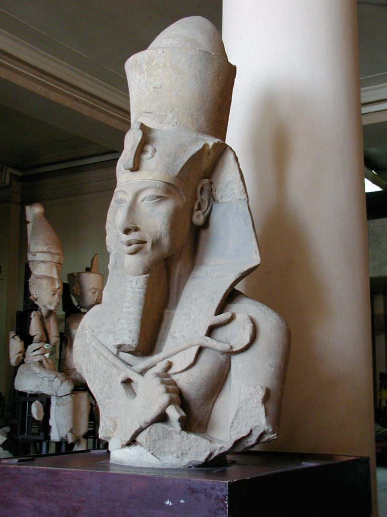 Akhenaten: Statues of Akhenaten at the Cairo Egyptian Museum. Wikimedia Commons (CC-BY-SA-2.5).
