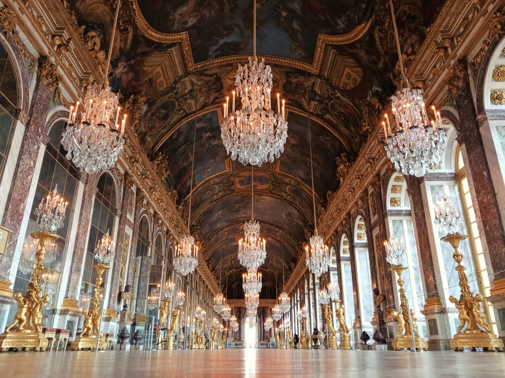 museum: James W Singer, Galerie des Glaces, Château de Versailles, 14 February 2023, digital image, author’s collection.
