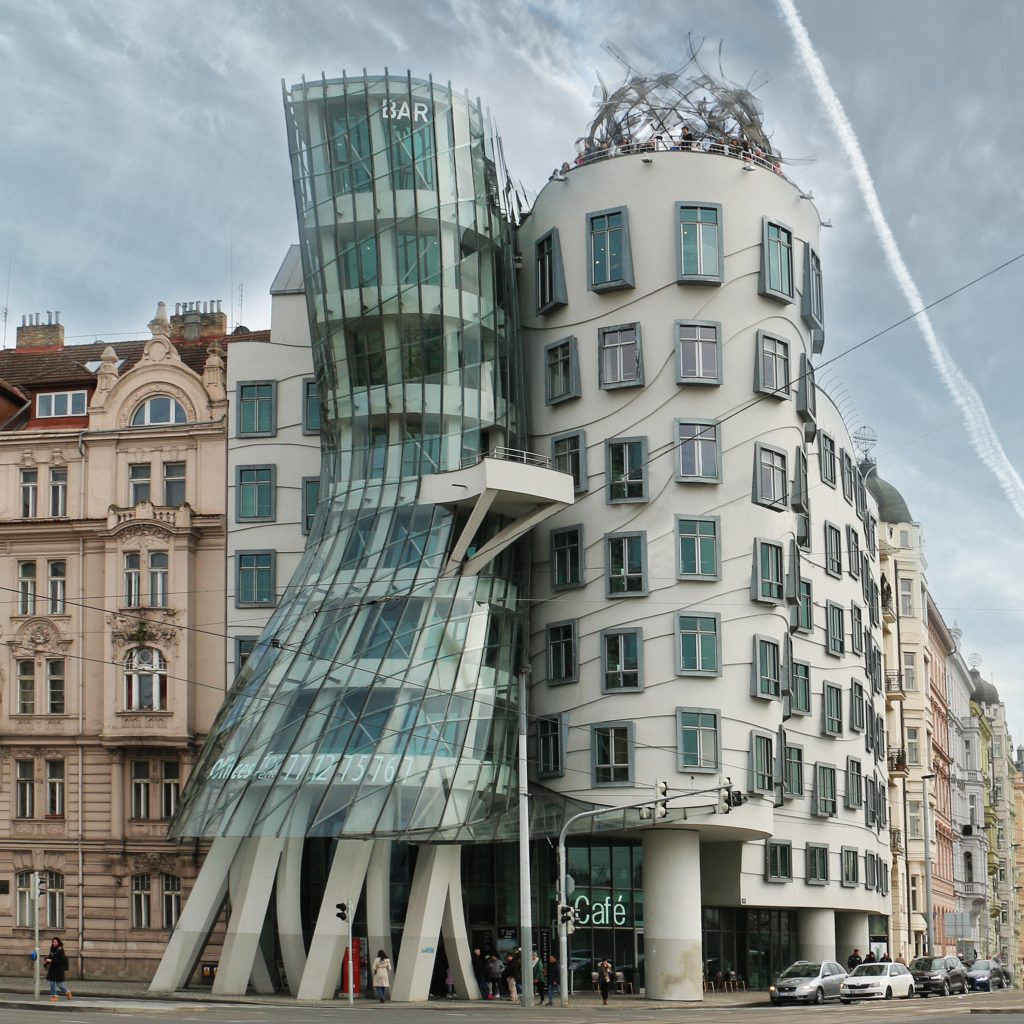 Frank Gehry: Frank Gehry and Vlado Milunic, Dancing House, Prague, Czech Republic. Photo by Danny Alexander Lettkemann, Architekt via Wikimedia Commons (CC BY-SA 4.0).
