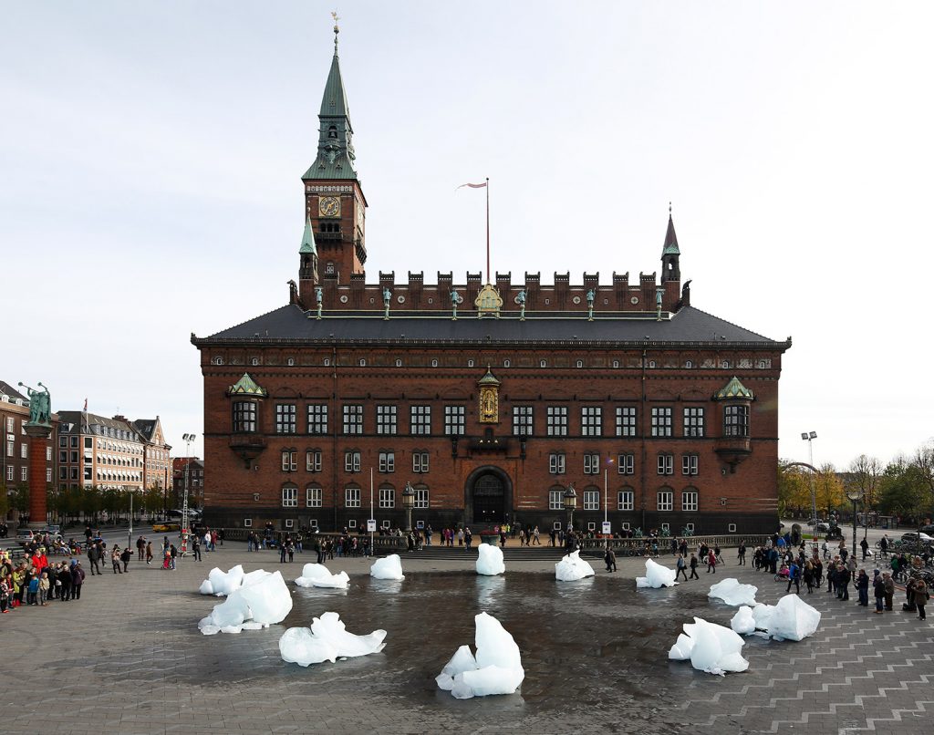 art environment: Olafur Eliasson, Ice Watch, 2014, City Hall Square, Copenhagen, Denmark. Courtesy of the artist.

