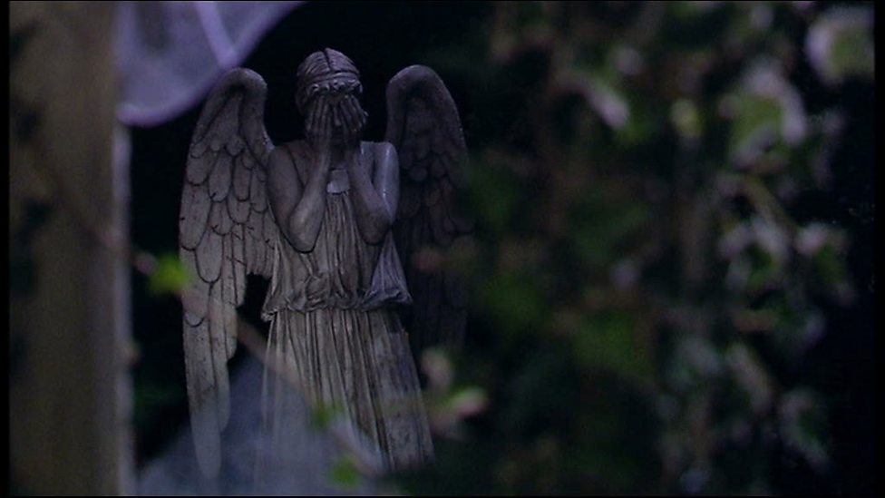 art in Doctor Who: Still from Doctor Who, “Blink”, S3E10. Doctor Who/BBC.
