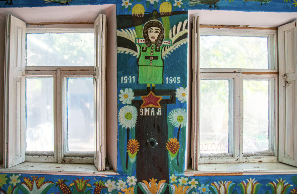 polina raiko: The inside of Polina Raiko’s house museum in Oleshky, Ukraine. Photo via Ukrainska Pravda.
