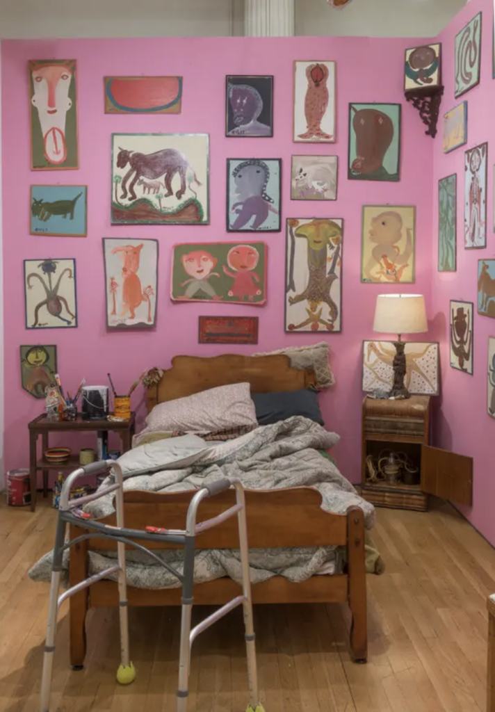 black folk artists: SHRINE Gallery recreates Mose Tolliver’s bedroom at the 2018 Outsider Art Fair // Artists Rights Society (ARS), New York; Adam Reich
