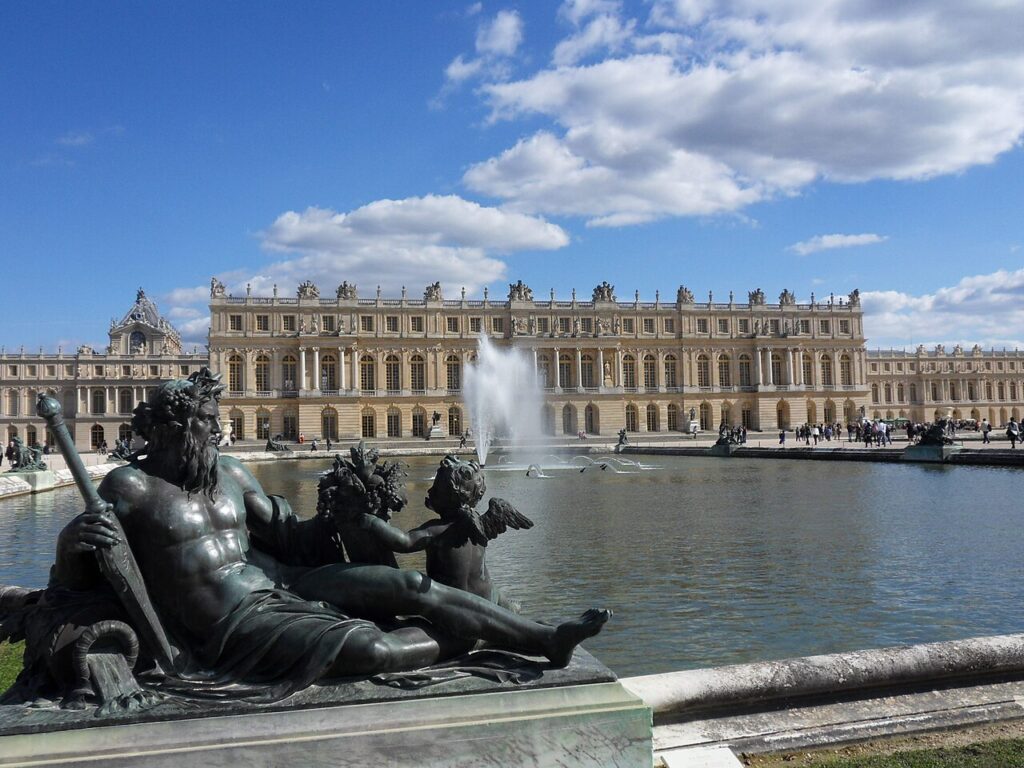 Paris 2024: The garden façade of the Palace of Versailles, Paris, France. Photograph by G CHP via Wikimedia Commons (CC BY-SA 2.5).
