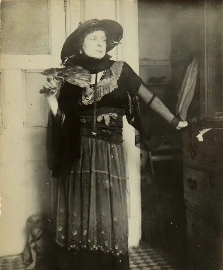 elsa von freytag-loringhoven: Elsa von Freytag-Loringhoven, 1920, the Getty Museum Collection, © Man Ray Trust ARS-ADAGP
