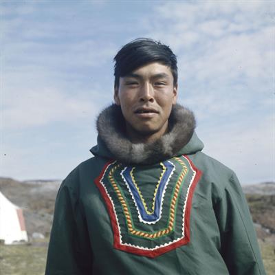 inuit art: Kananginak Pootoogook, n.d. Photo by Rosemary Gilliat Eaton. Inuit Art Quarterly’s website.
