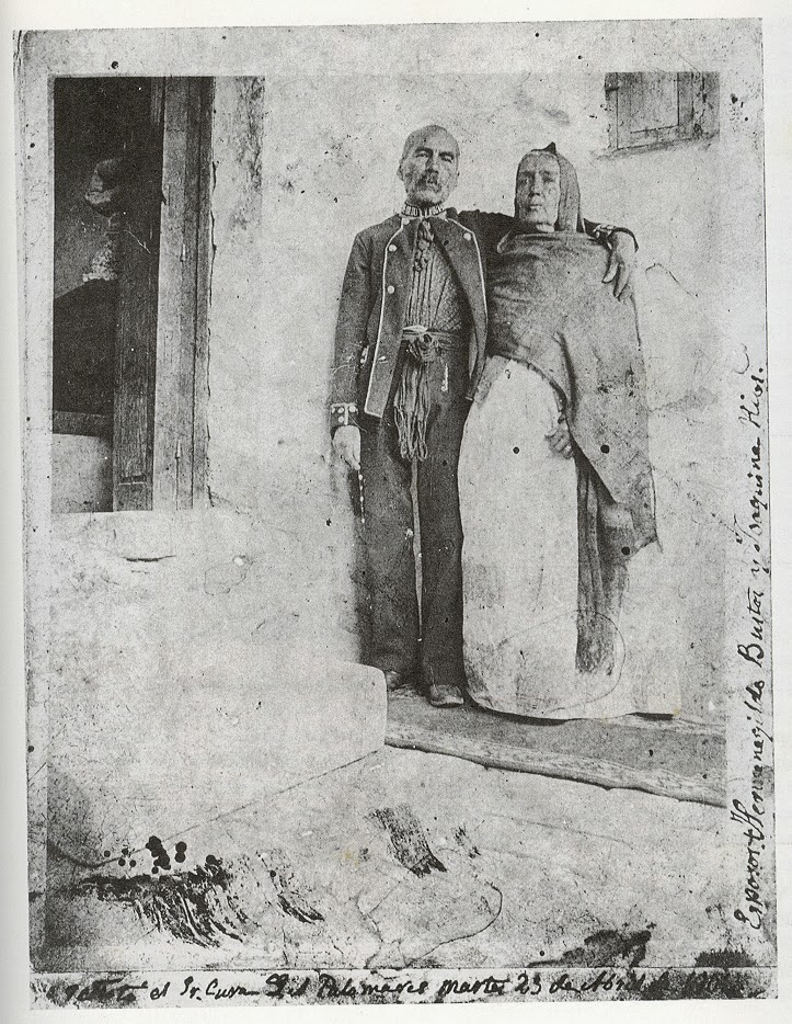 Hermenegildo Bustos: Hermenegildo Bustos and his wife Joaquina Ríos, 19th century. Pinterest.
