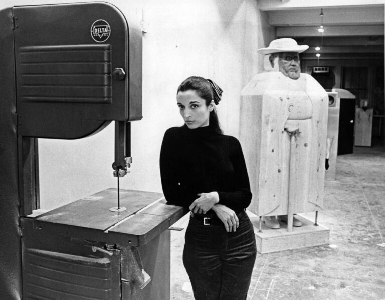Marisol Escobar: Marisol Escobar in her studio in 1968. The Guardian.
