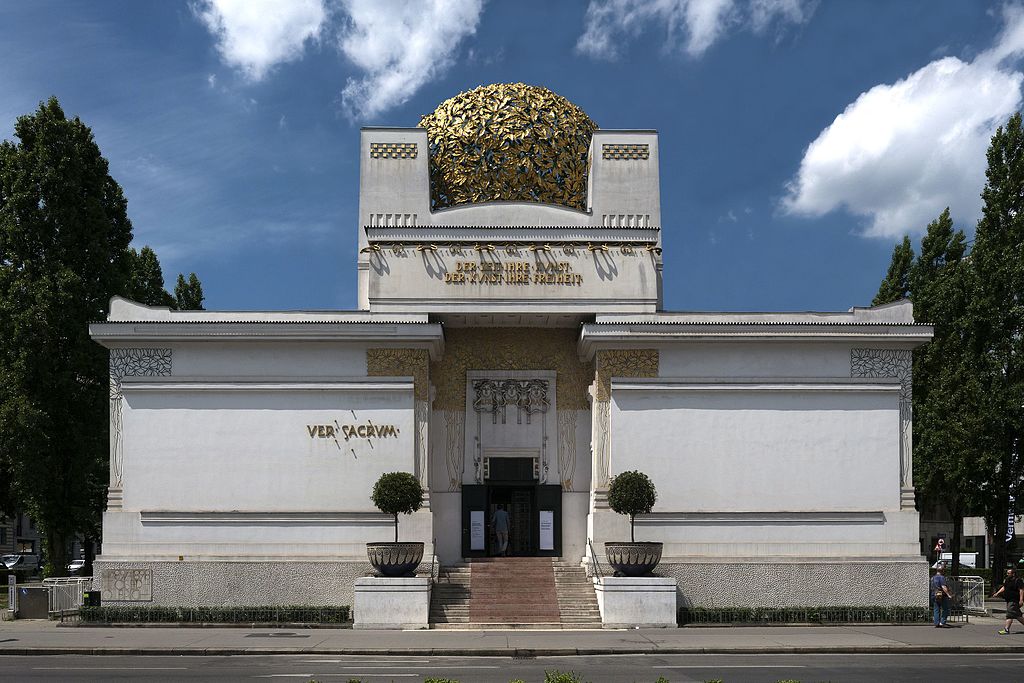 Vienna Secession: Josef Maria Olbrich, Vienna Secession Building, 1898. Photograph by Thomas Ledl via Wikimedia Commons (CC BY-SA 4.0).
