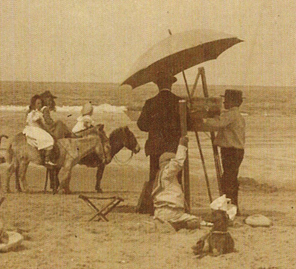 Isaac Israëls: Isaac Israëls painting on the beach at Scheveningen, Netherlands, c. 1900–1903. Wikimedia Commons (public domain).
