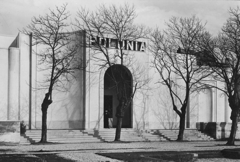 Polish Pavilion: Exterior view of the Polish Pavilion, 1932, National Digital Archives (NAC), Warsaw, Poland.
